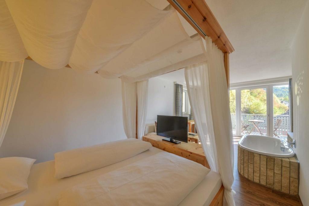 Hotel Gasthof Heckl Kinding Exterior photo
